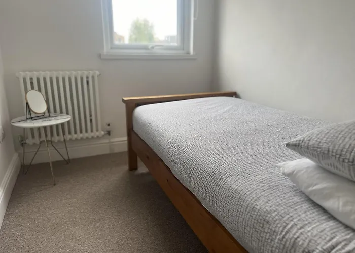City Reach Retreat Spacious 4Bed House Startford Maryland Great Transport Links